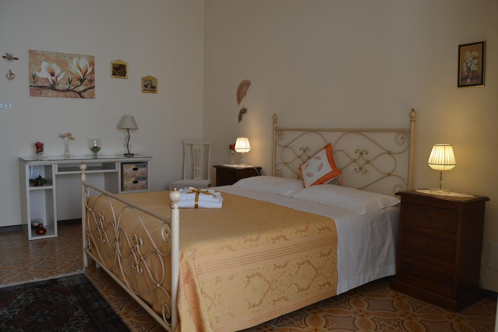 Bed & Breakfast Marena Sant'Agata Li Battiati Ruang foto