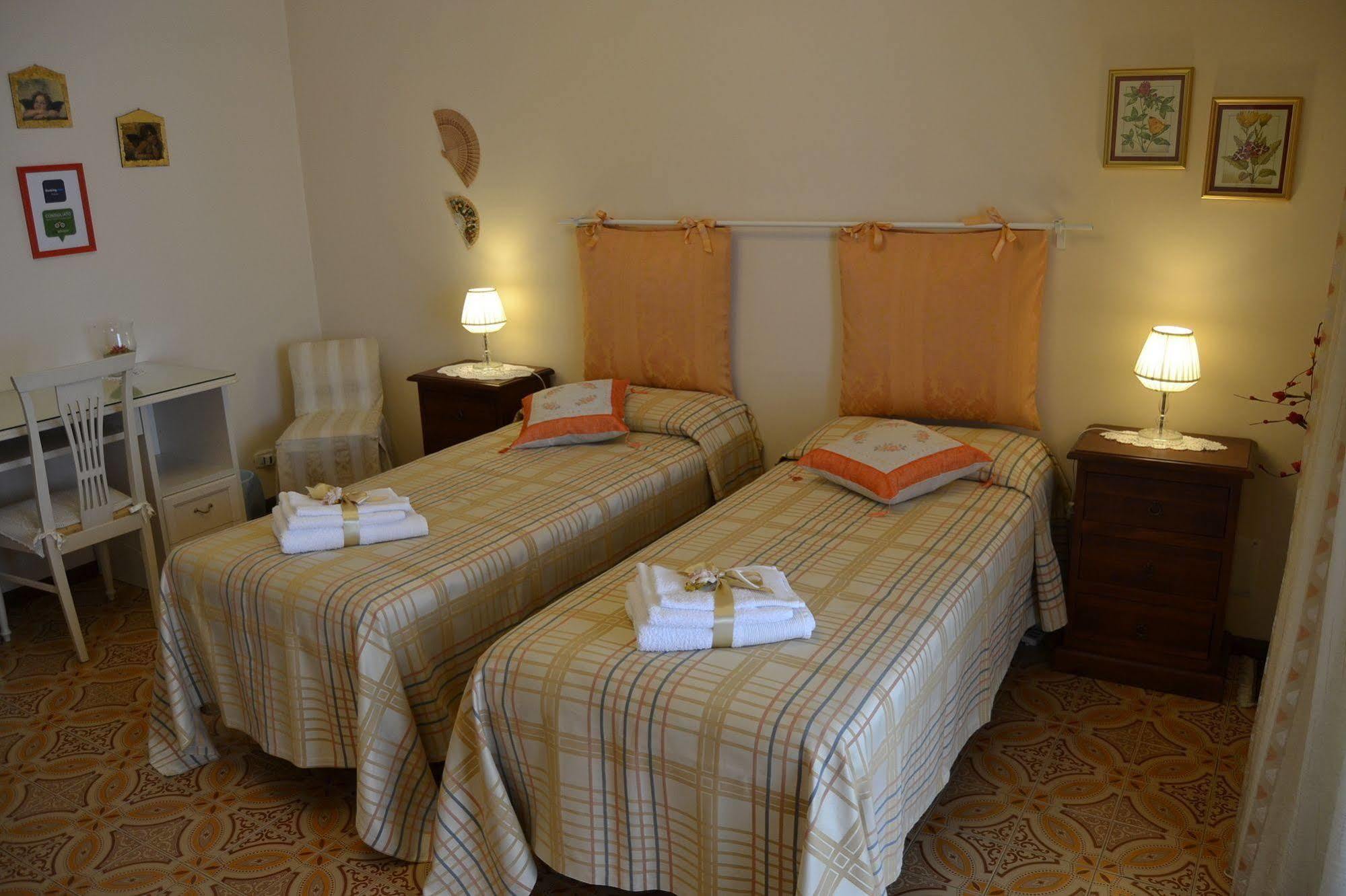 Bed & Breakfast Marena Sant'Agata Li Battiati Bagian luar foto
